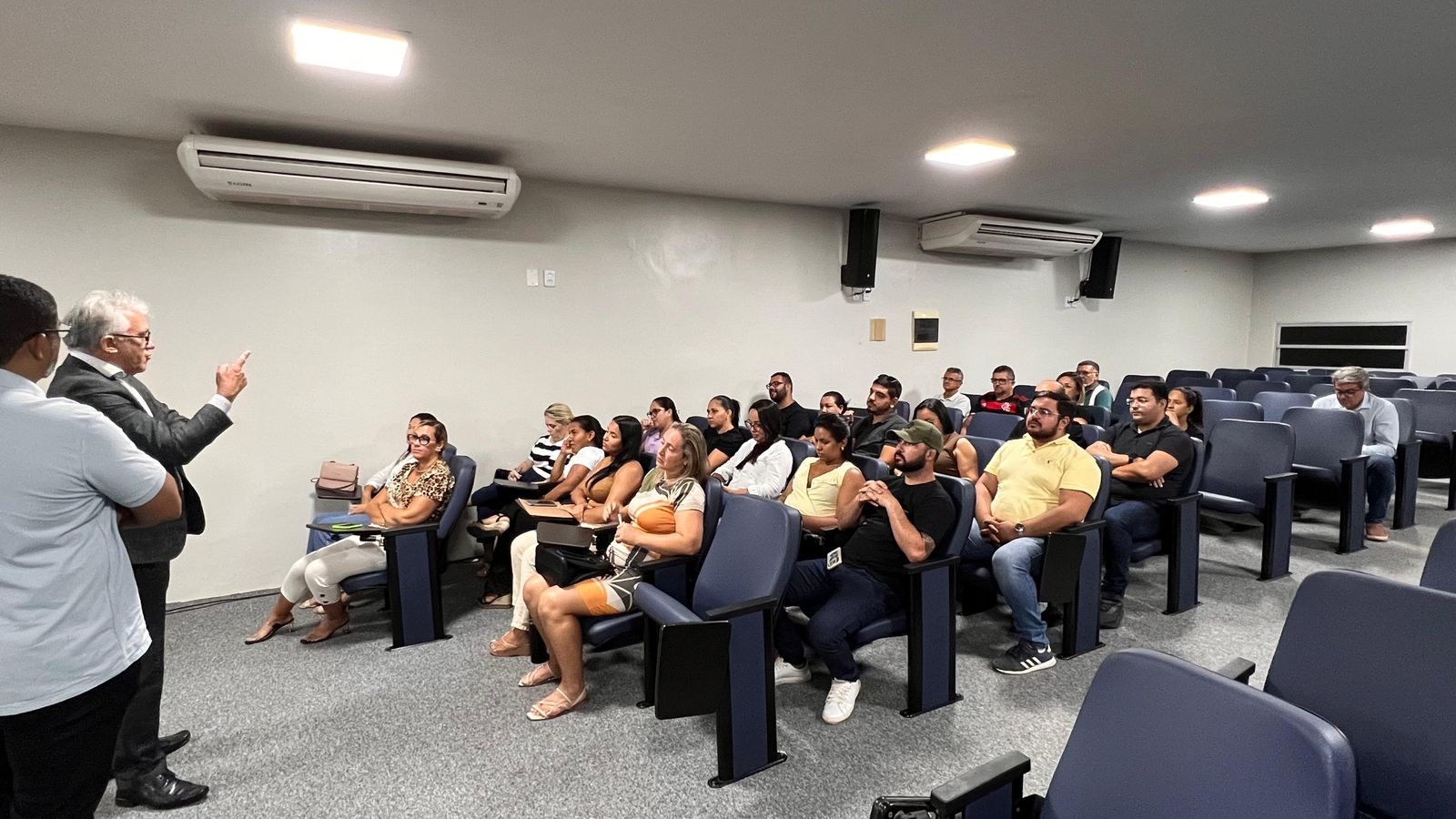 Câmara de Guamaré reúne servidores para formar comissões de trabalho